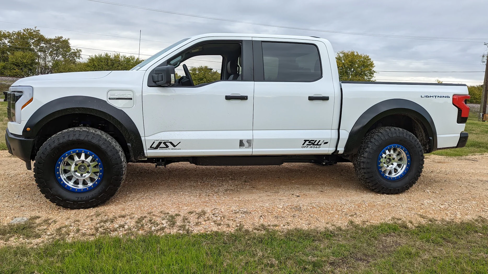 2022+ Ford Lightning Rear Fox coil over shock kit - Image 3